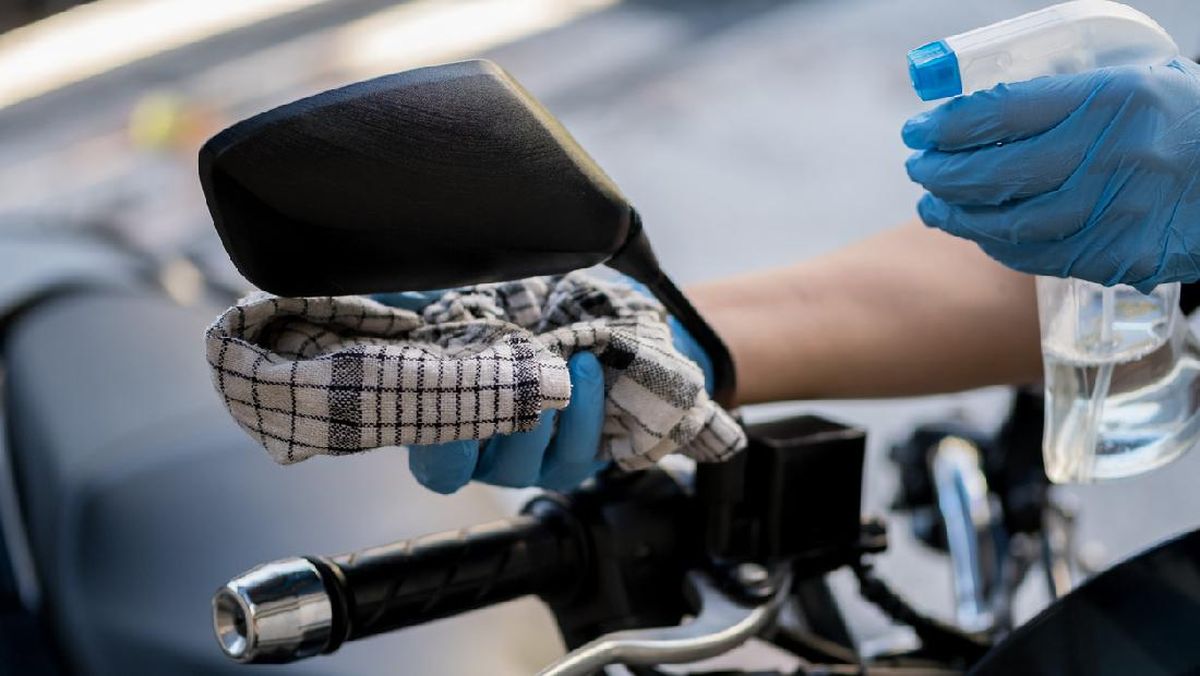 Cara Membersihkan Bekas Stiker Di Motor