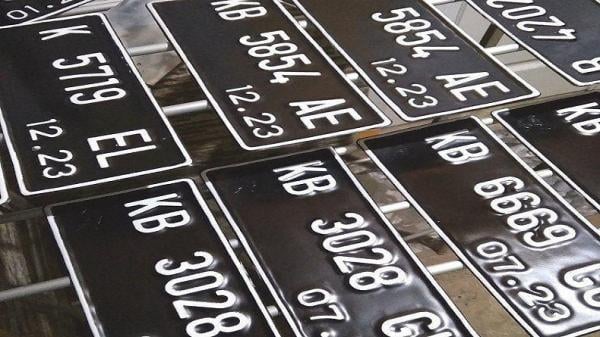 Ilustrasi Plat Nomor Kendaraan Bermotor