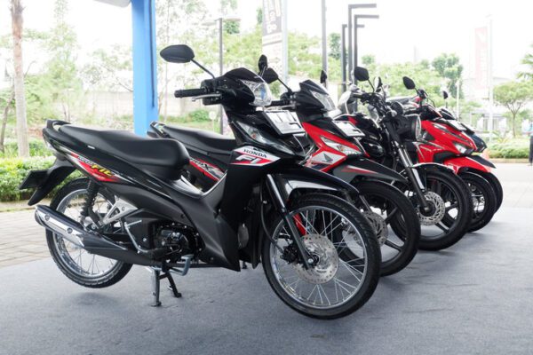 Motor Honda Revo