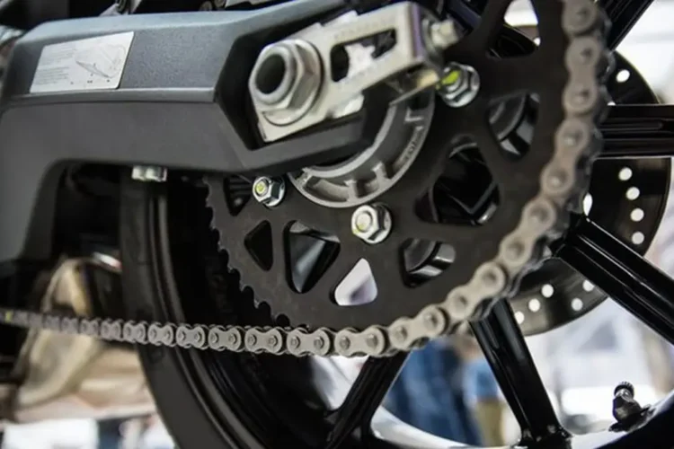 Cara Mengencangkan Rantai Motor Tanpa ke Bengkel